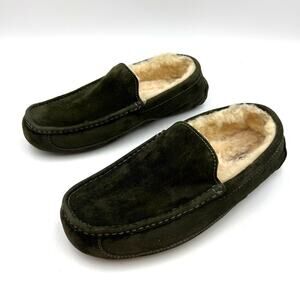 Uggs Men's Ascot Suede Slipper in Green Loafer